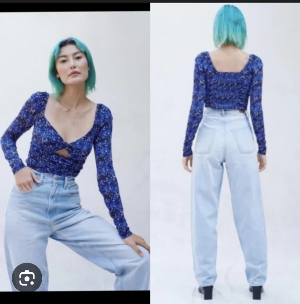 URBAN OUTFITTERS Blue Star Printed Juliana Crepe Cut Out Top - Large